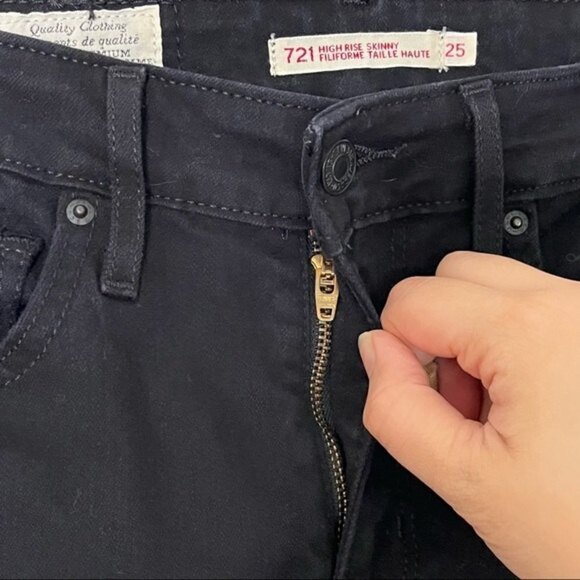 Levi’s 721 High Rise Skinny Jeans Black Ripped Women’s Size 25 Distressed Fit - Picture 14 of 15
